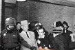 Pfeffersprayen and Lee Harvey Oswald