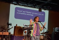 Moonalice Singer Delivers Yale Lecture on Social Media for Bands 